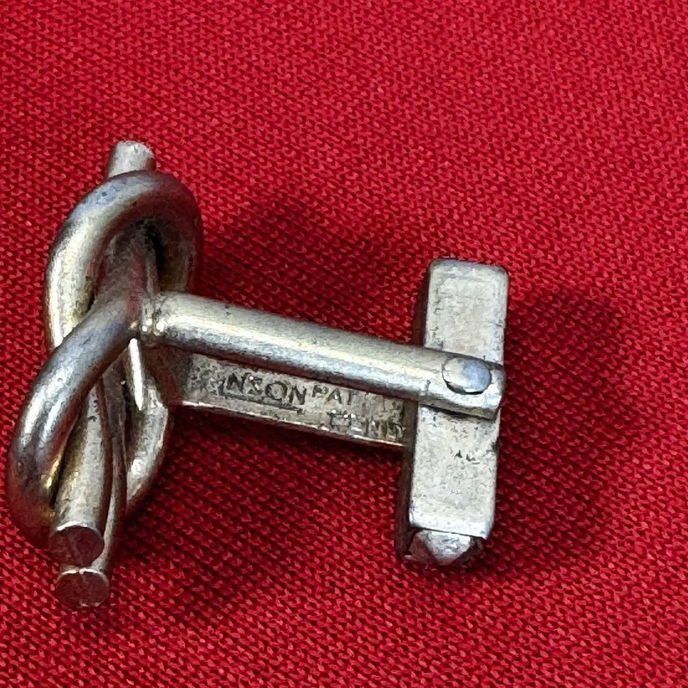 Single‎ Vintage Anson Gold Tone Knotted Cuff Link